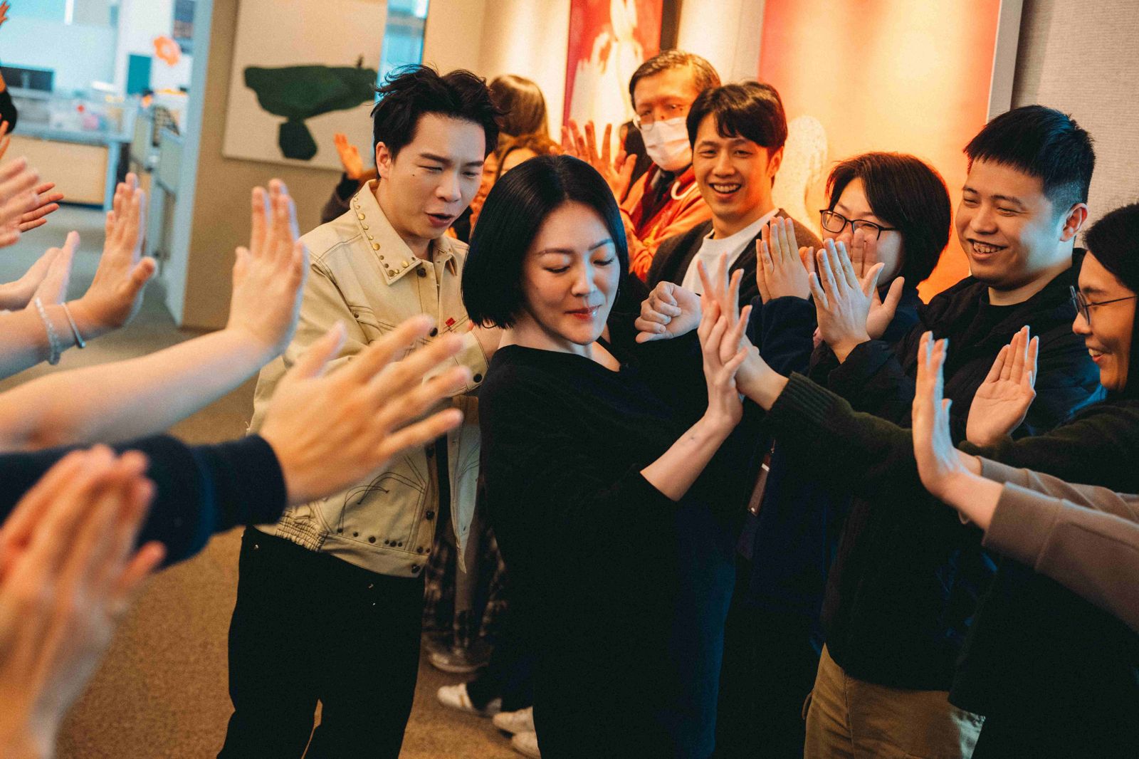 小S回歸《小姐不熙娣》首播收視開紅盤　賈永婕101辦公室「驚見一畫作」讓她超感動