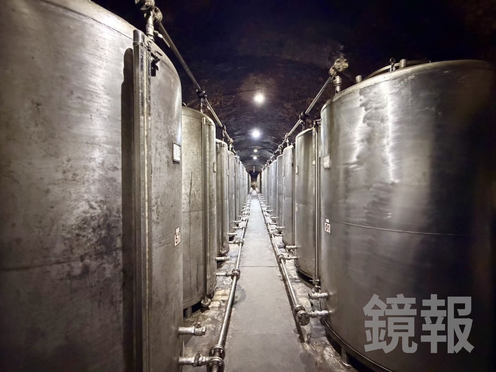 八八坑道內有92個4,000公升的儲酒槽，藏酒量驚人。