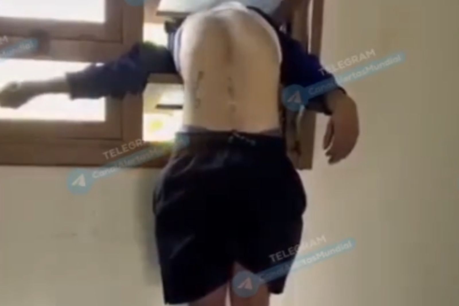 深夜闖教堂行竊！男子卡窗框「當場身亡」　警揭超離奇死因