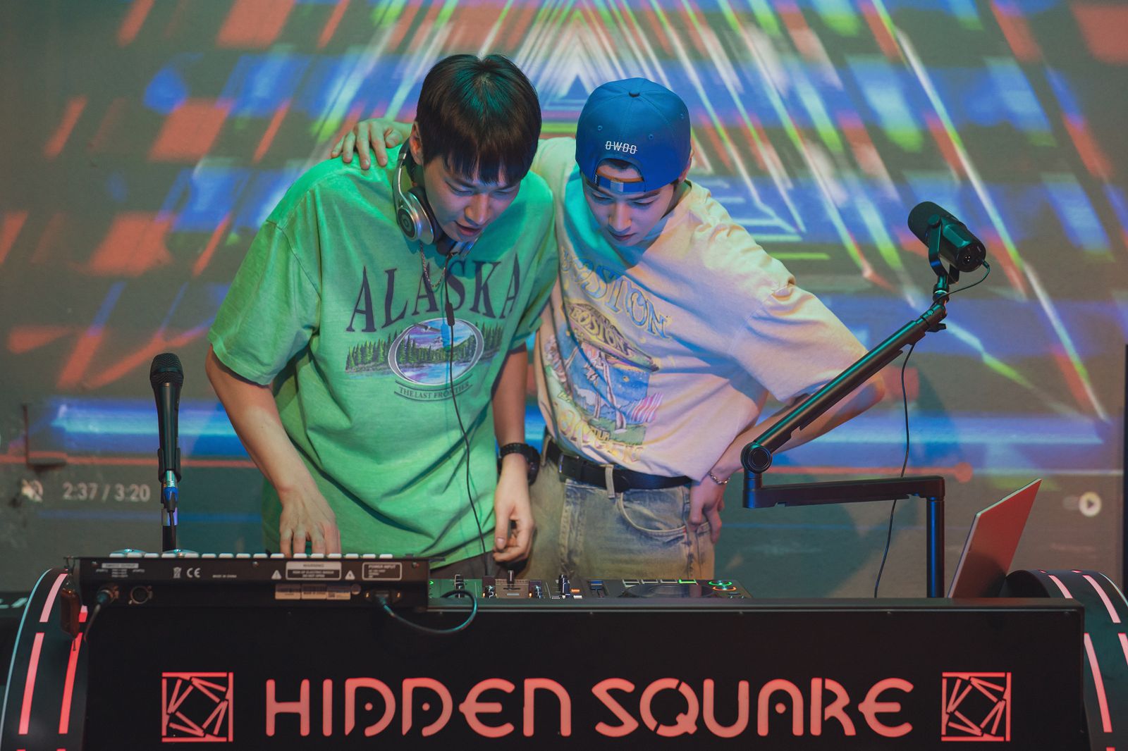 車銀優（右）、金英光（左）在片中飾演多年好友。采昌國際多媒體提供