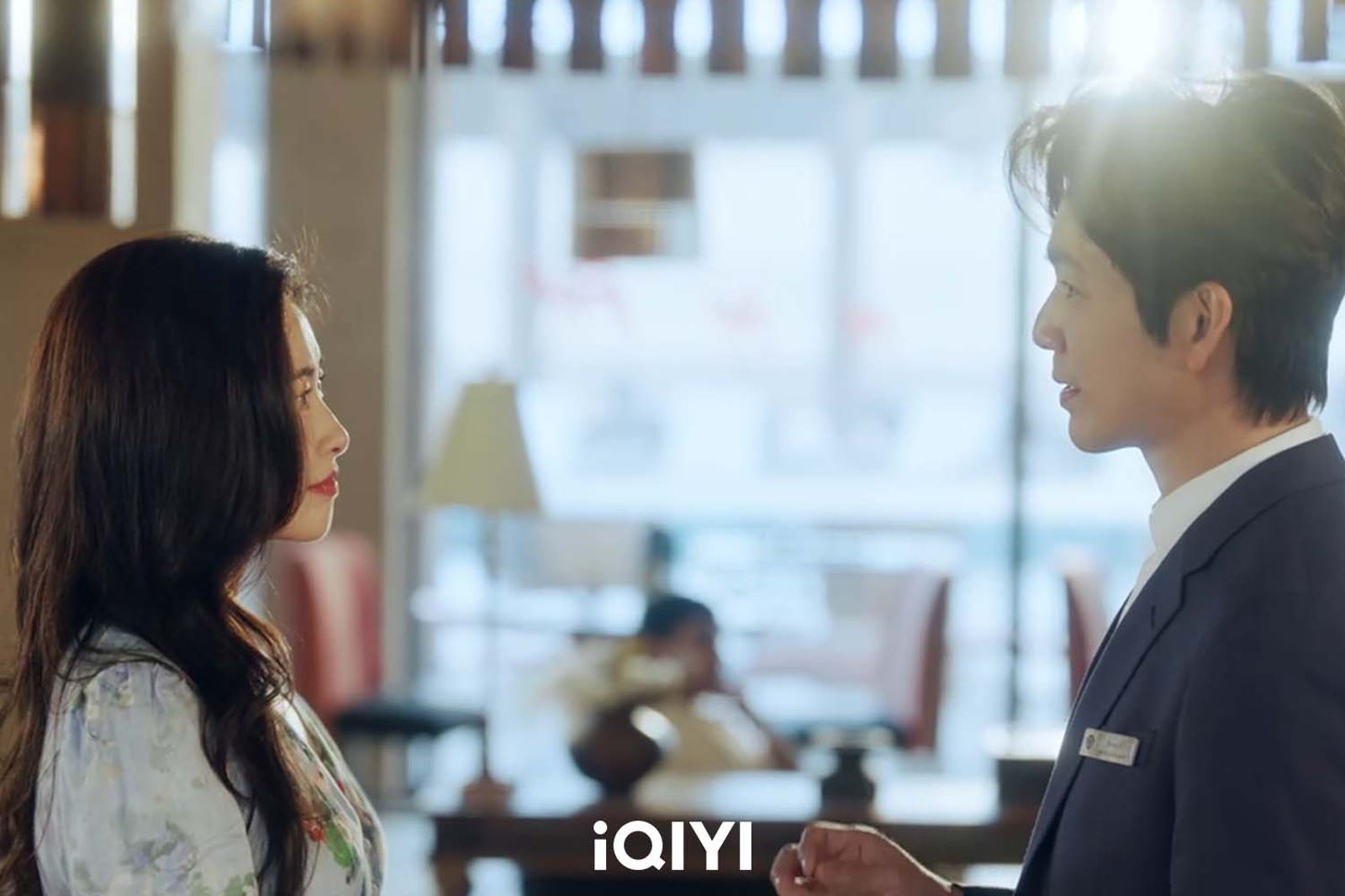 51歲不老男神「成人式激吻」一把被推到床上纏綿整晚　出軌「前夫哥」竟盯場！被嗆：臉被自己撕掉