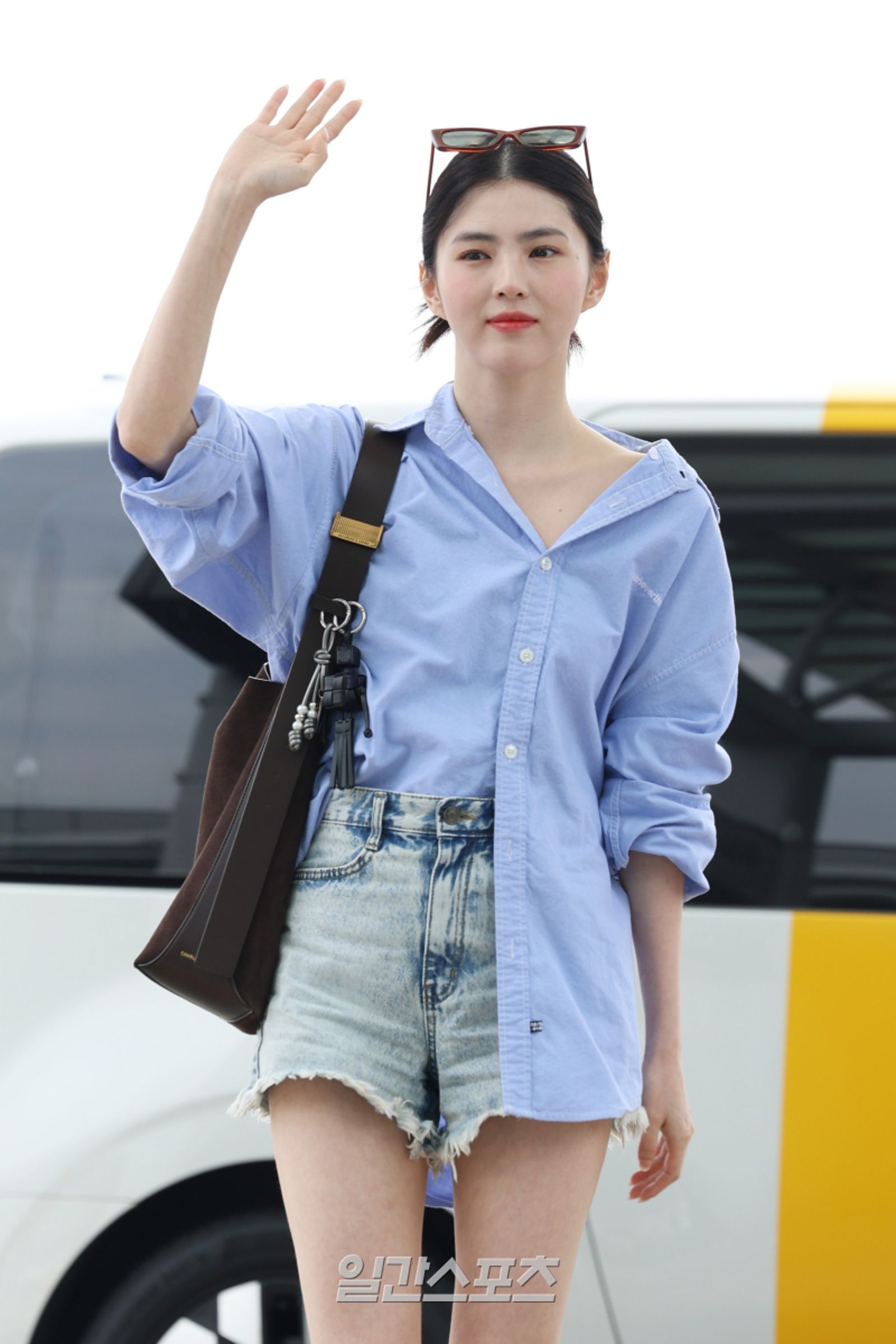 韓韶禧對在場的粉絲與媒體揮手打招呼。翻攝日刊體育