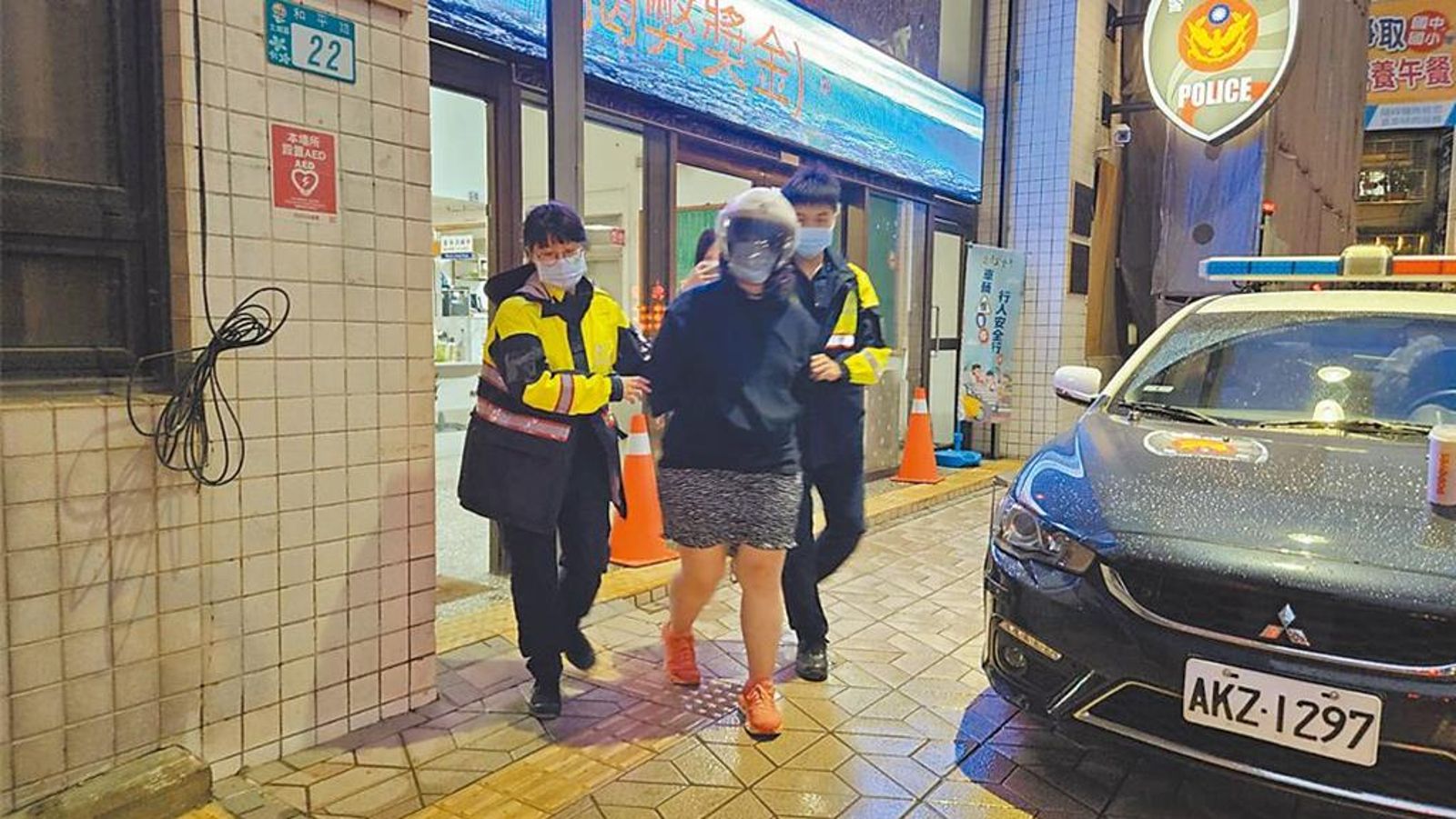 聲稱替閨蜜超渡化劫　竟灌水催吐、濕棉被蓋臉弄出人命
