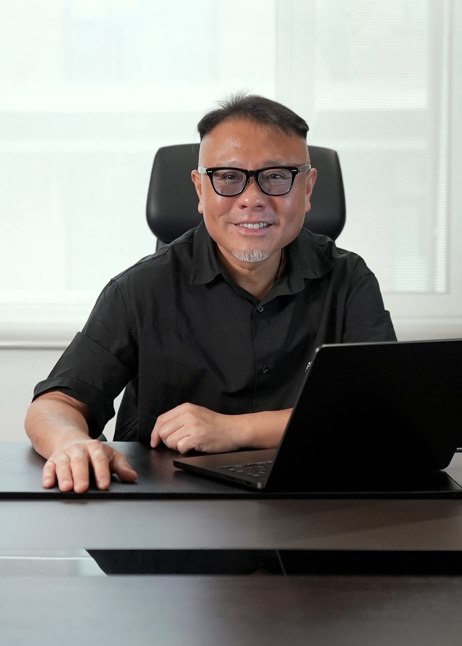 〈跳樓機〉幕後推手就是索尼音樂大中華區掌舵人陳國威先生。索尼音樂提供