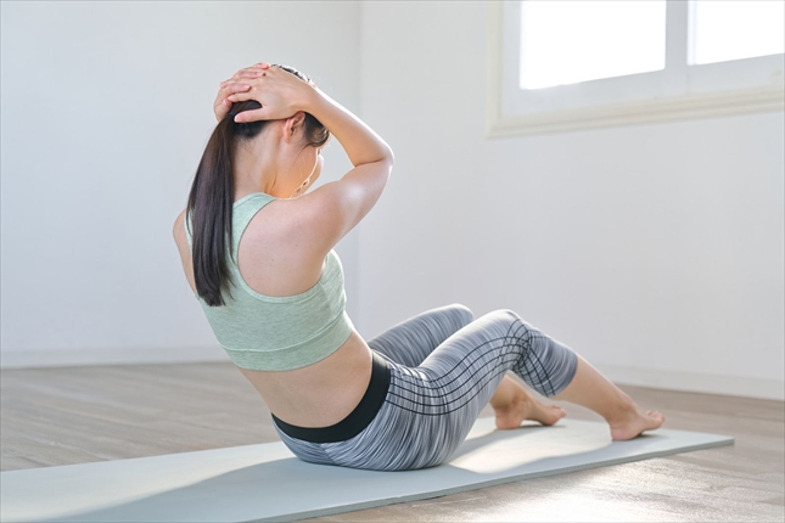 狠父逼女兒做「3000個仰臥起坐」原因曝光　警察出手了