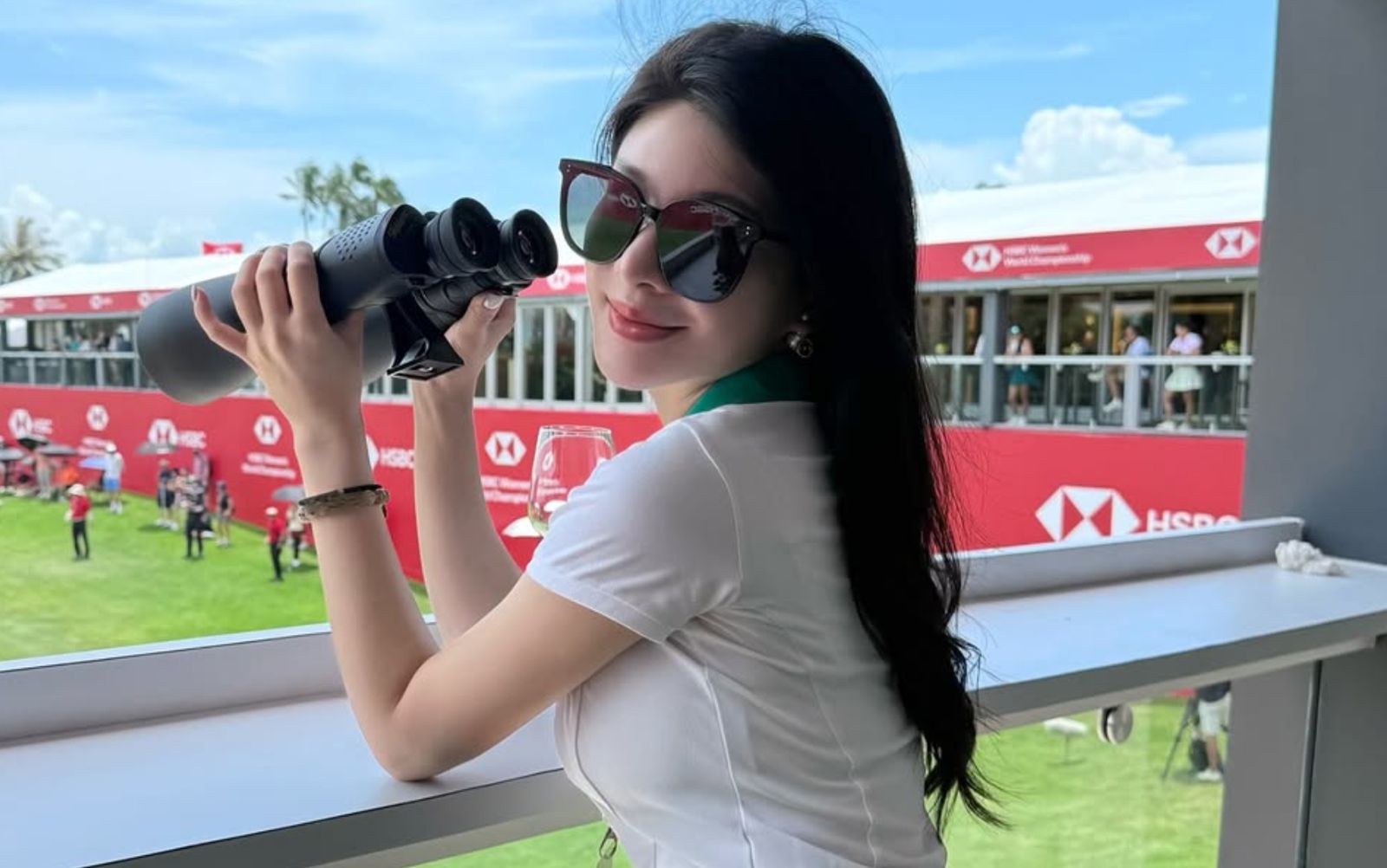 獨家／演藝圈首位高爾夫女教練！愛語莎練球到「手套滲血」險考不過證照