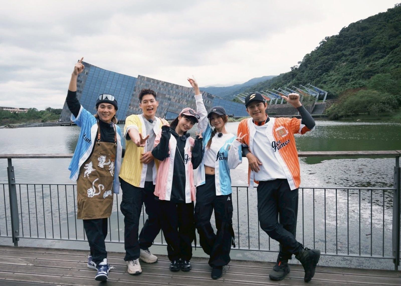 峮峮正式畢業《飢餓遊戲》！製作單位道歉認疏失：沒有及時保護她