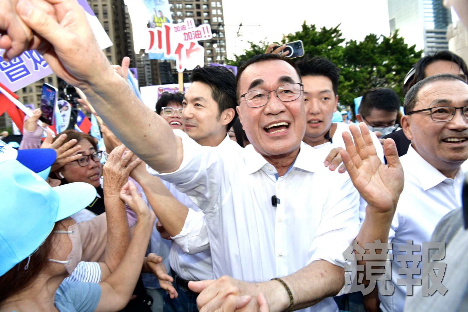 首場大型造勢獲4萬人相挺 李四川喊「市民是真正靠山」:這次是最後一戰