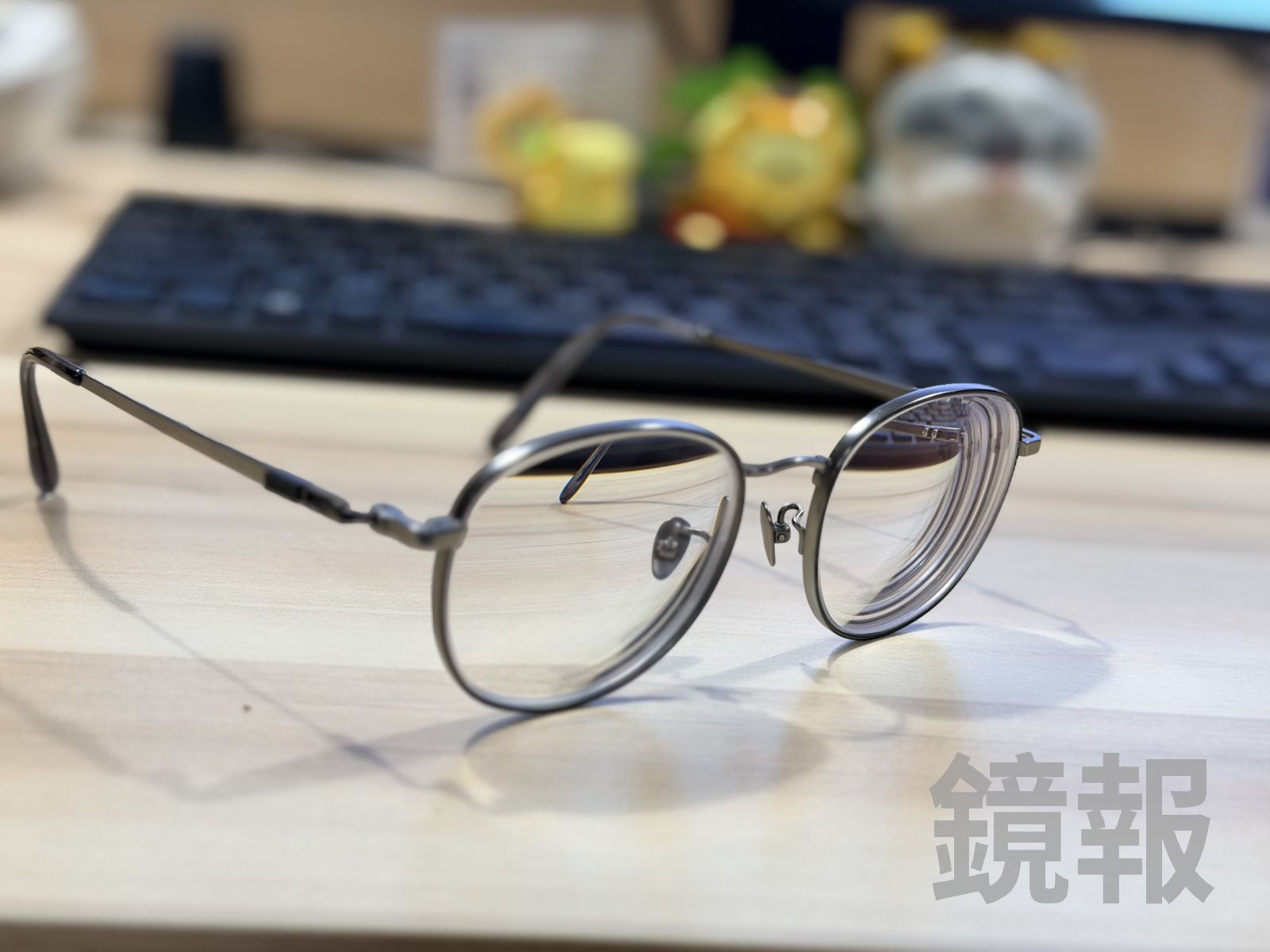 別只洗臉!眼鏡行員工曝鏡框「垢厚到要用挖的」...1NG習慣正妹也常犯