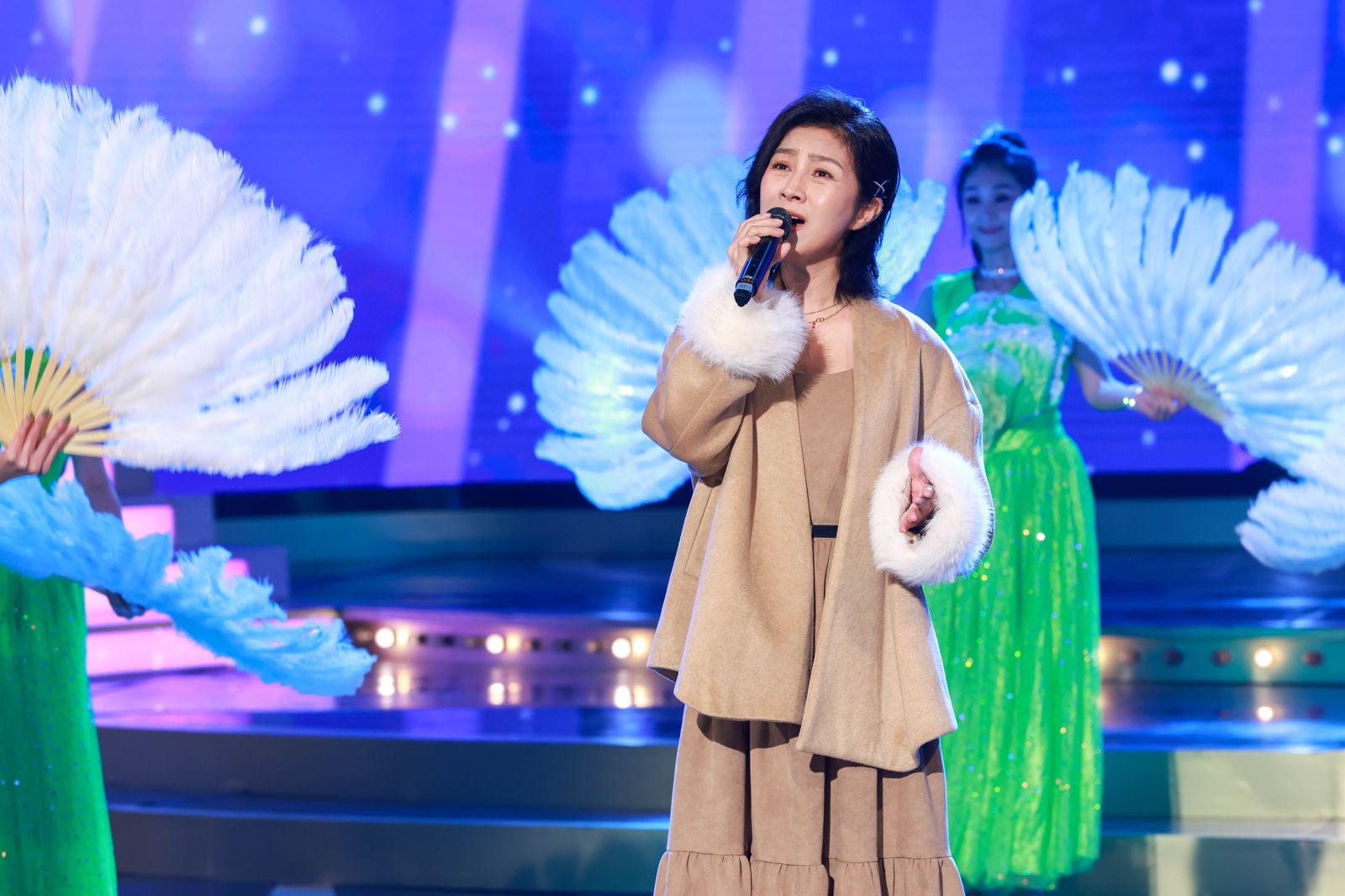 方文琳睽違10年重拾麥克風！抵擋不住白冰冰「強力邀約」　合體黃西田揭密：擋泥板女神臉上有泥巴