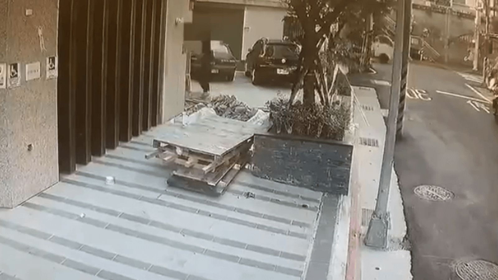 為何一起進掀床櫃？內湖豪宅雙屍案真相出爐　2工人中毒窒息亡