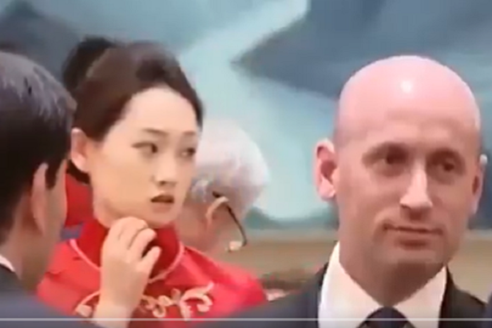習近平國宴妹子都是特務 監視川普與美代表團?眼神太銳利惹議