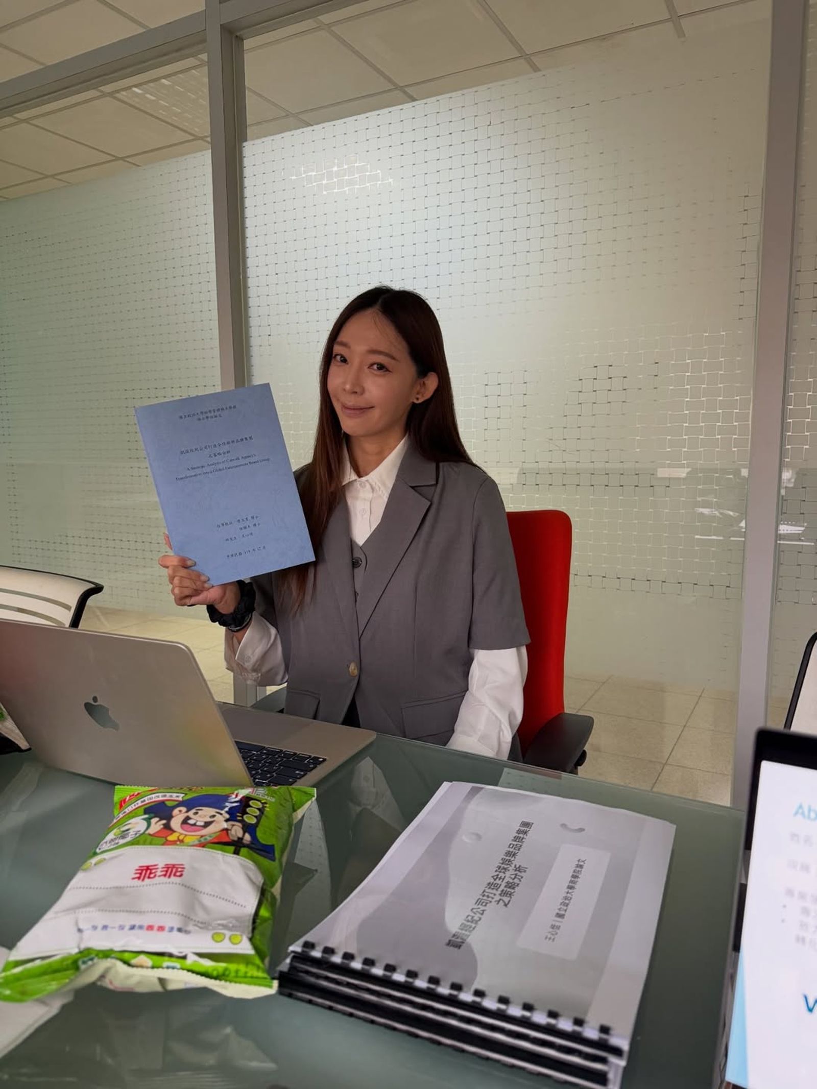 王心恬為了創業重返校園。翻攝IG@candywang7446