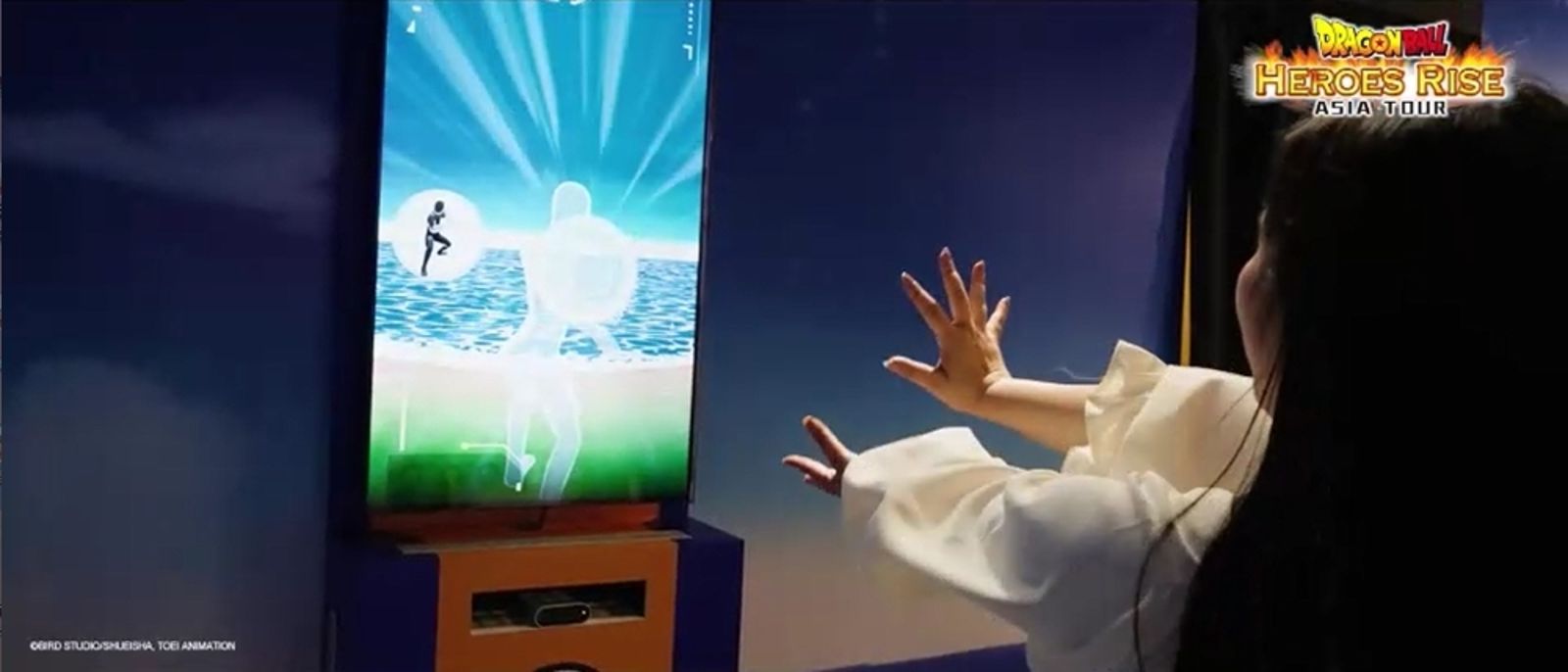 粉絲與可在現場施展七龍珠經典招式「龜派氣功」。圖／瀛海文化提供