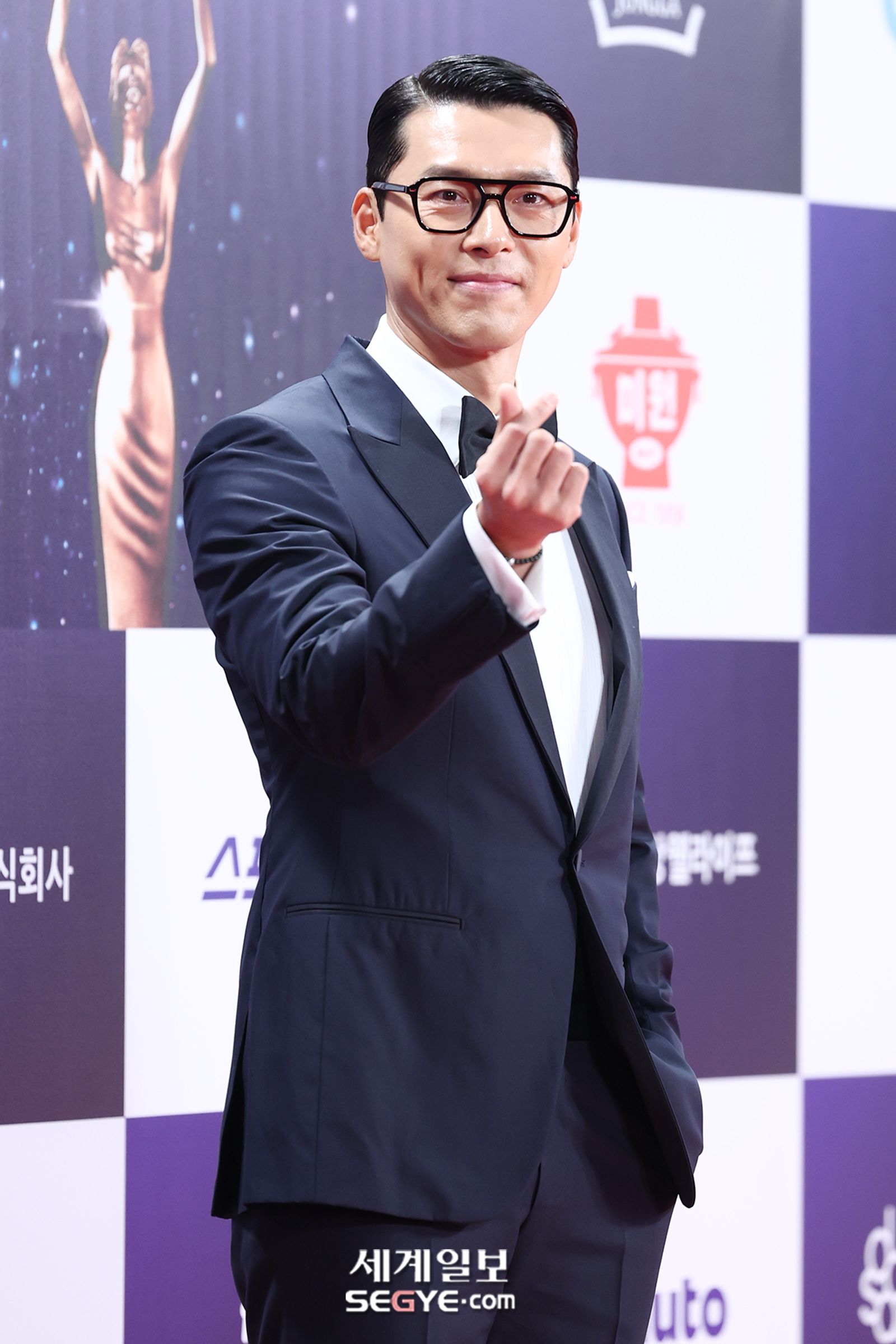 玄彬被問起得獎，就算是老婆也不能讓。翻攝世界日報