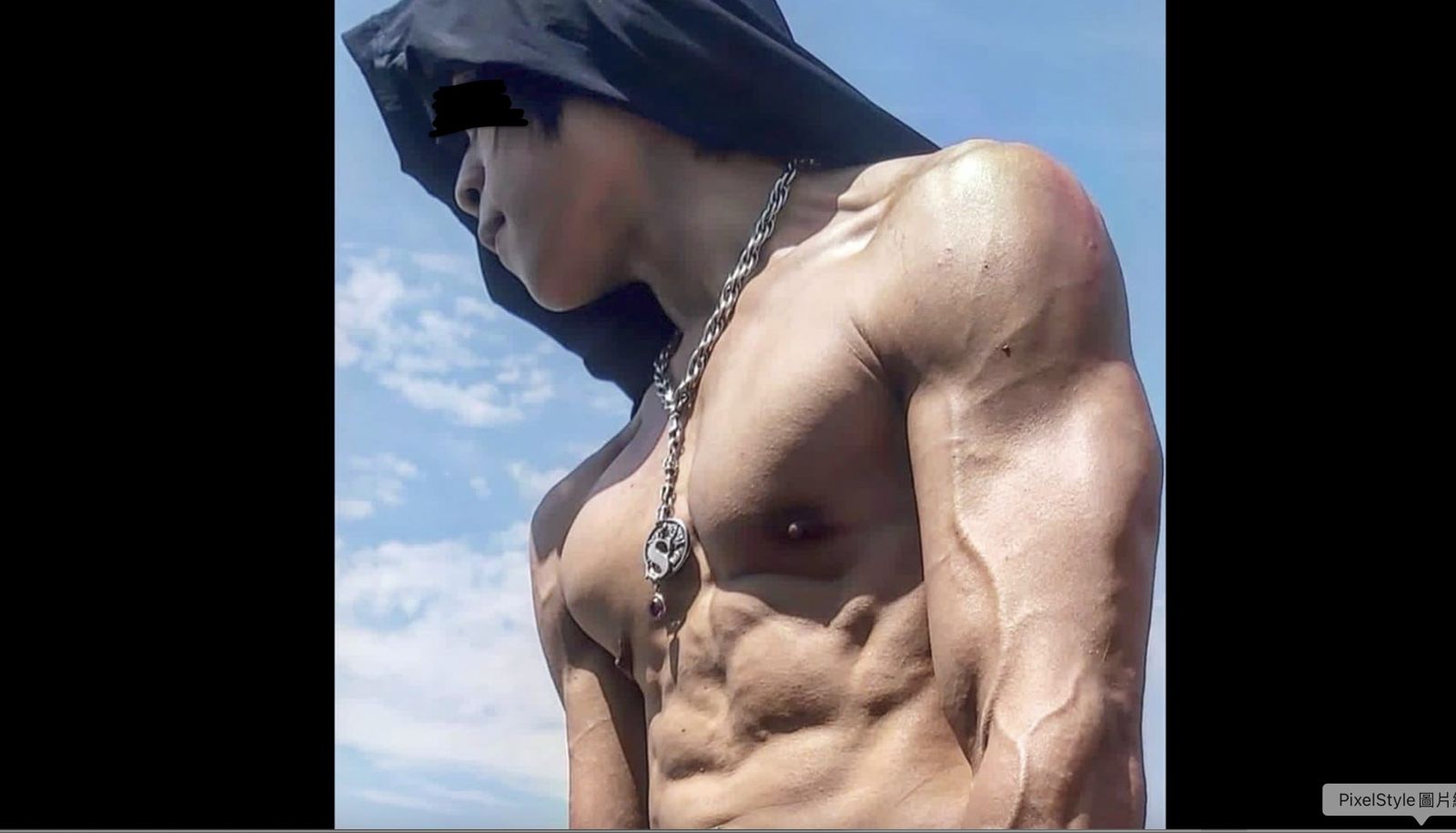 猛男界Rain吸毒後大街揮刀　落網「秀肌肉」企圖破壞戒具下場曝光