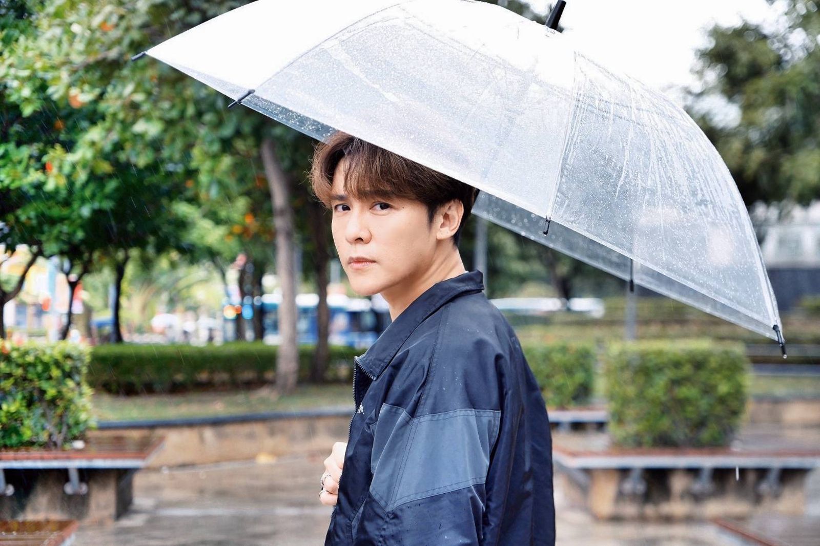 郭富城魂上身!金志遙「耍心機」親上女團成員尺度爆表