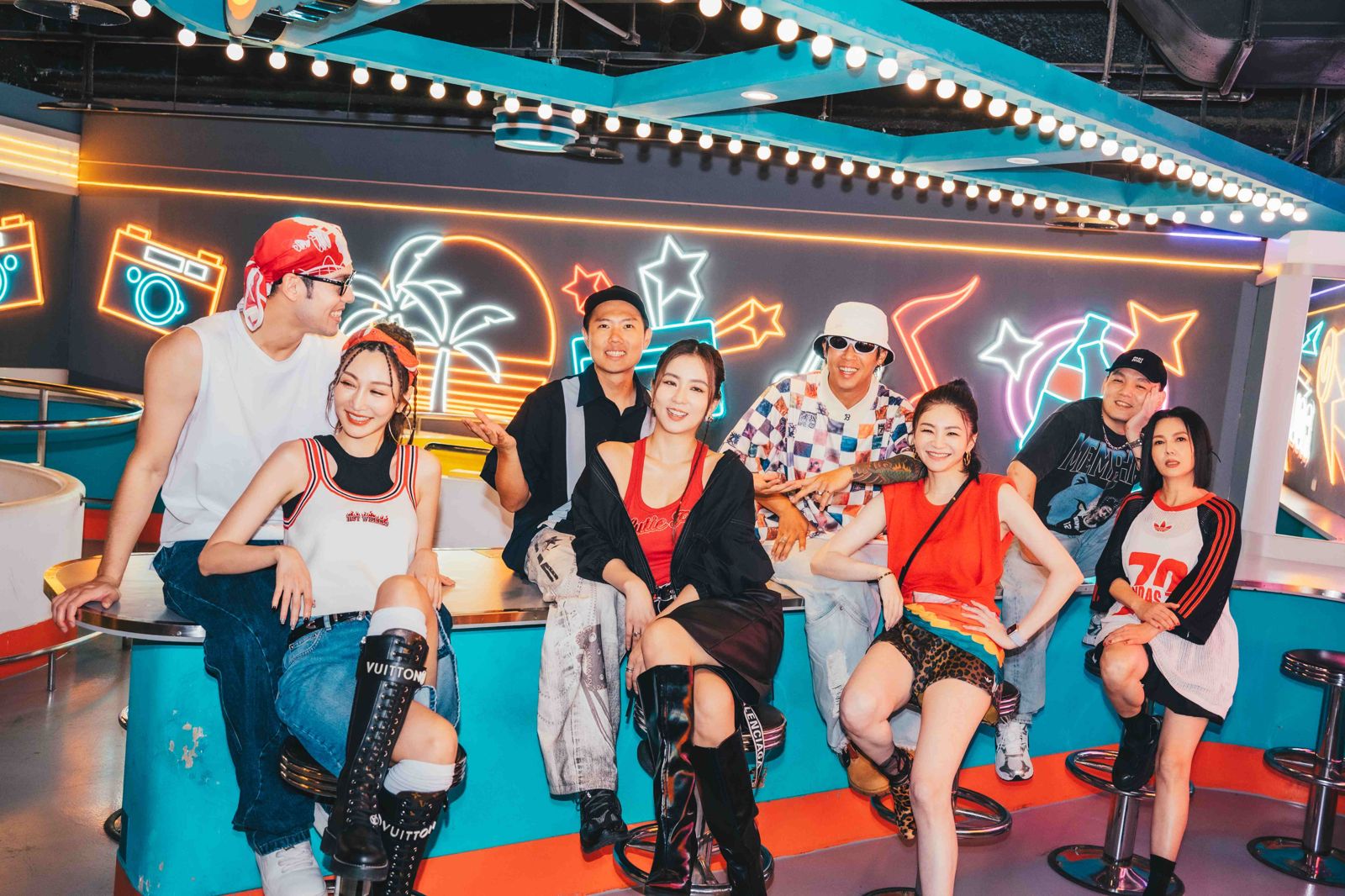 《旅明星》與玖壹壹驚喜一對一配對出遊。東森綜合台提供