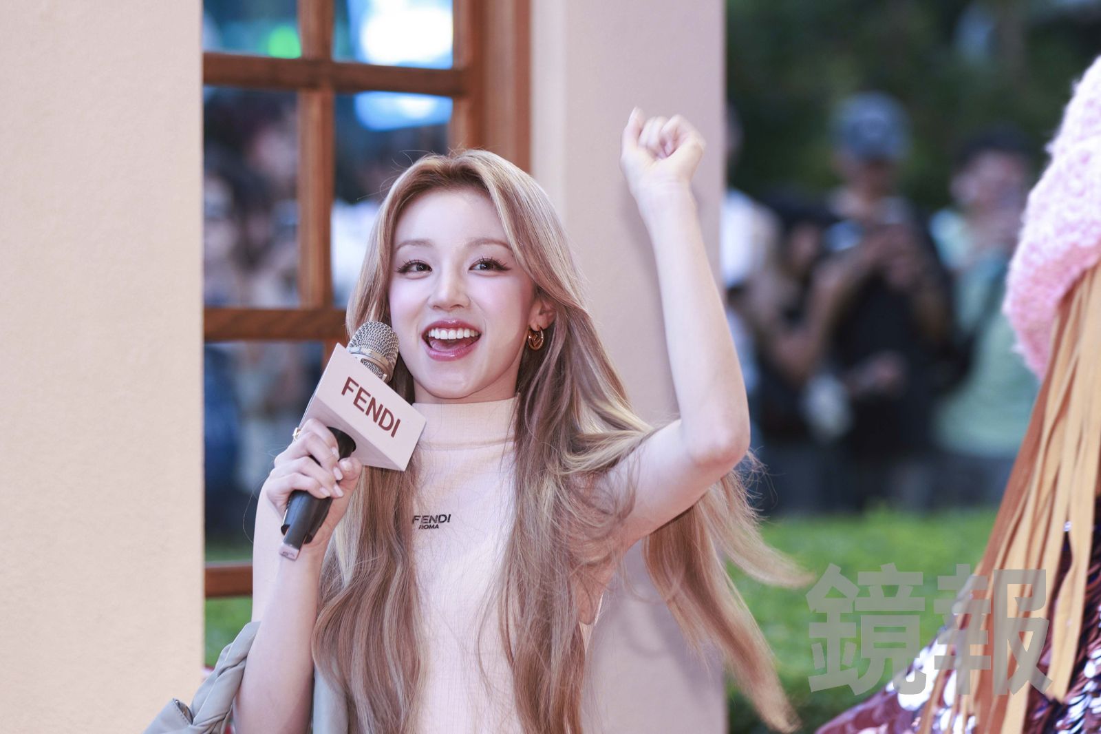 直擊／信義區擠爆！千人搶看i-dle雨琦　羞曝生日願望甜喊「愛你們」