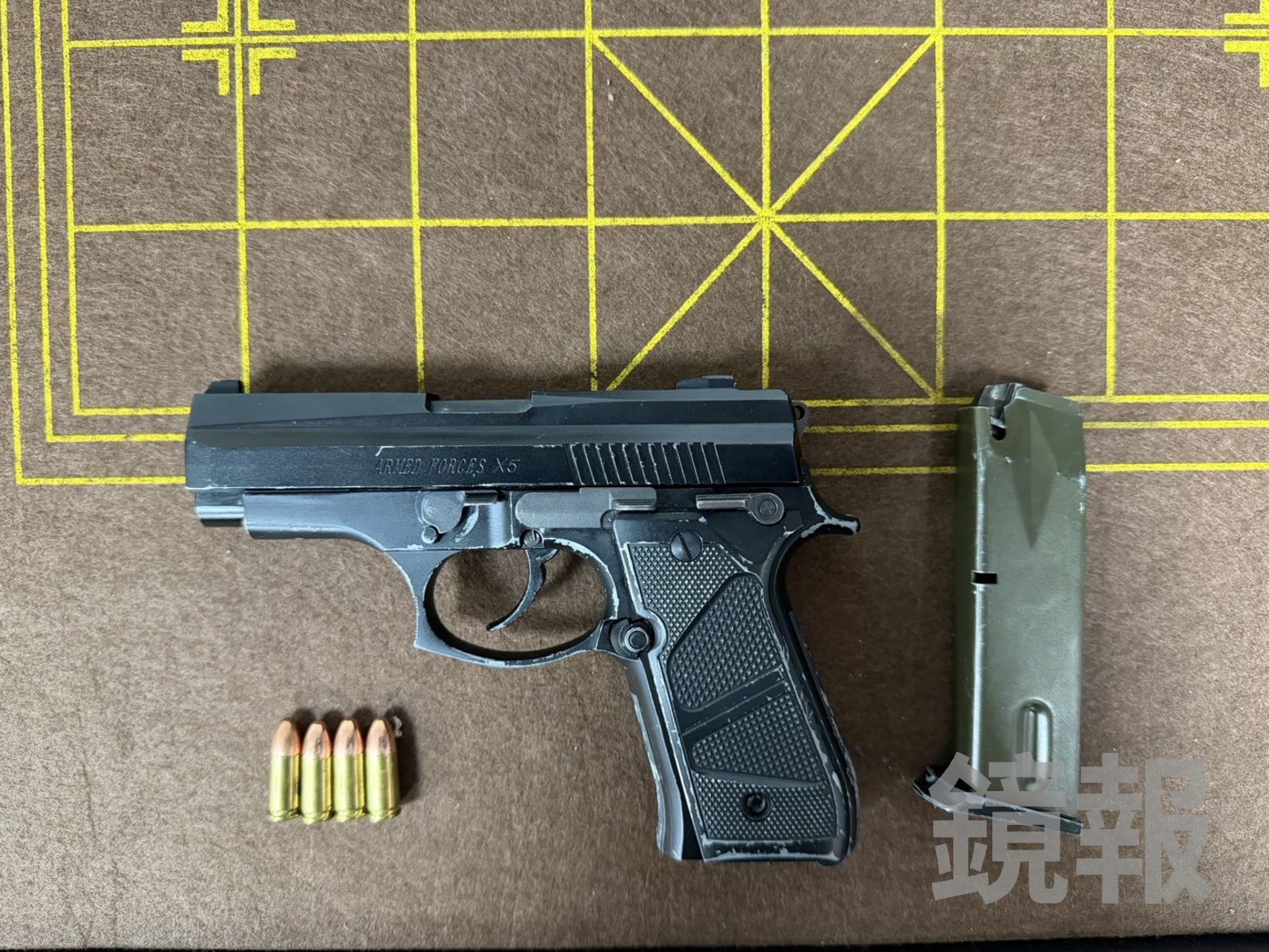 警方從毒犯的手機看見手槍的照片溯源至蘆洲將人一舉逮捕。翻攝畫面