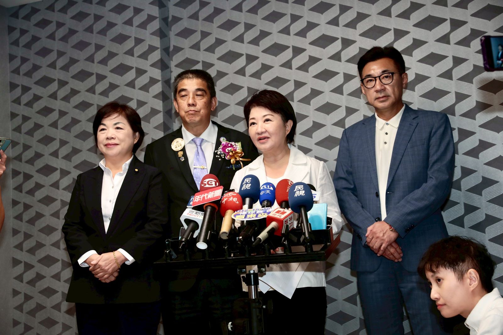 國民黨列強環伺，機鋒處處，讓盧秀燕的每一步都非常謹慎小心。攝影林煒凱