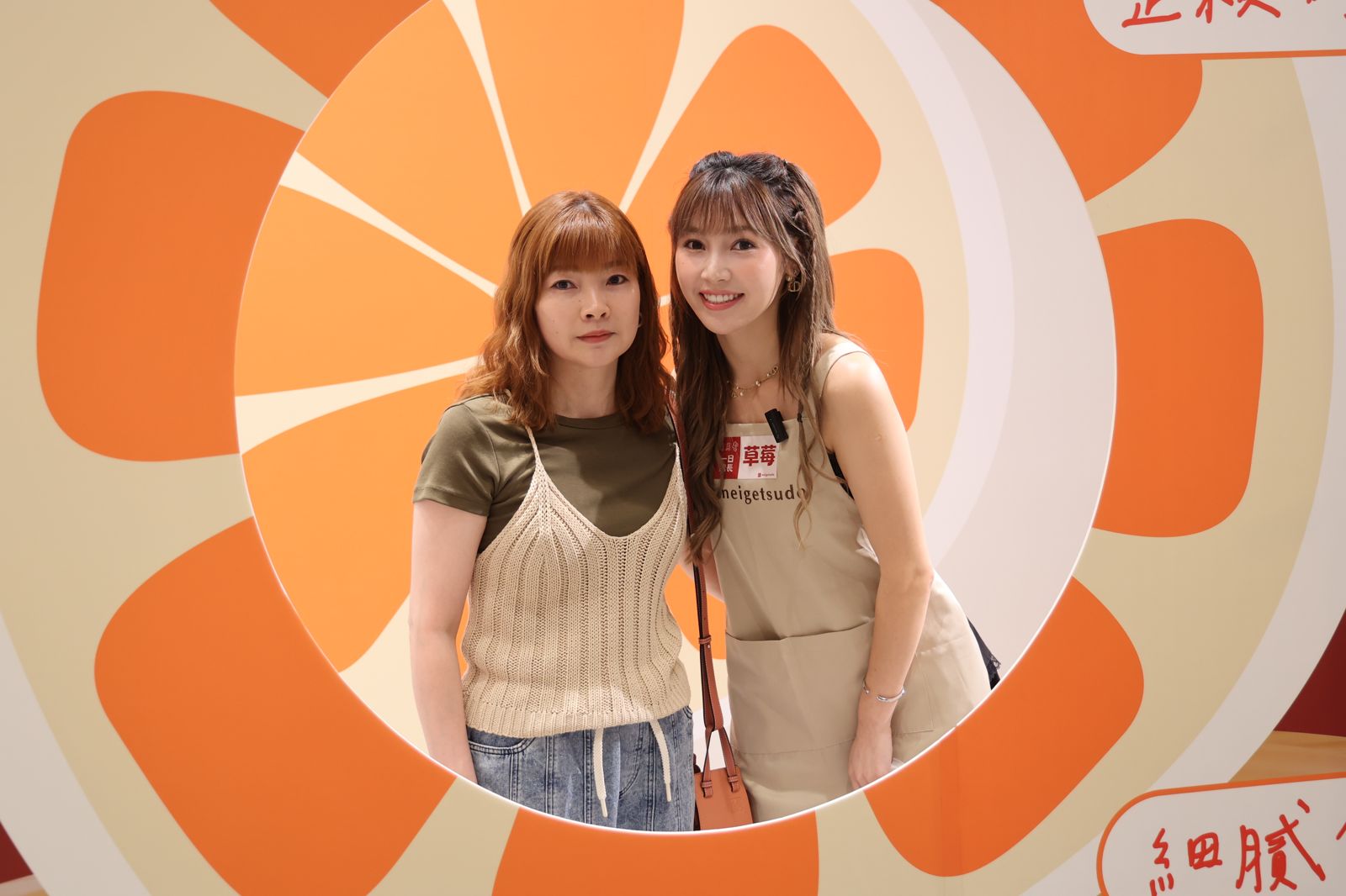 草莓媽媽現身，模樣看起來十分年輕。劉耀匀拍攝