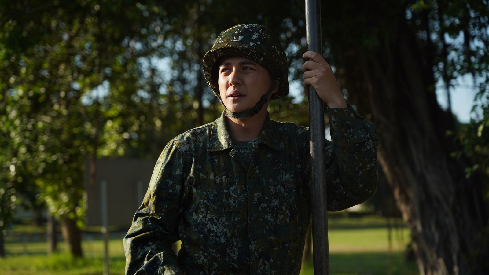 曾子余錄影暴哭！吐心聲「和家人互相傷害」　媽媽不忍道歉了