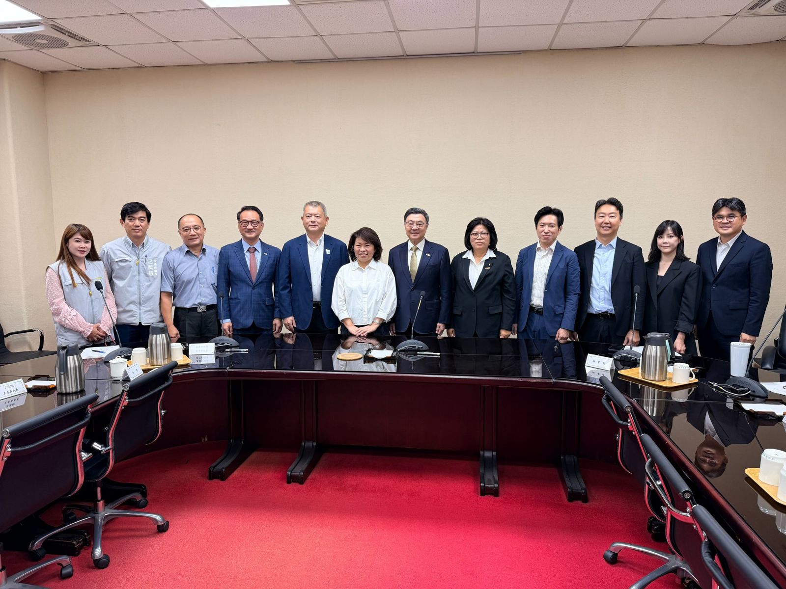 卓榮泰拍板嘉義高鐵聯外交通3共識 短期增BRT量能、輕軌藍線擴大評估