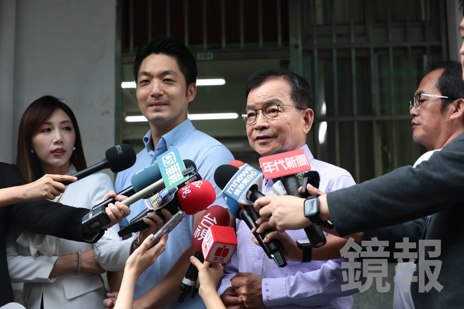 蔣萬安陪賴士葆投票 。攝影／林煒凱