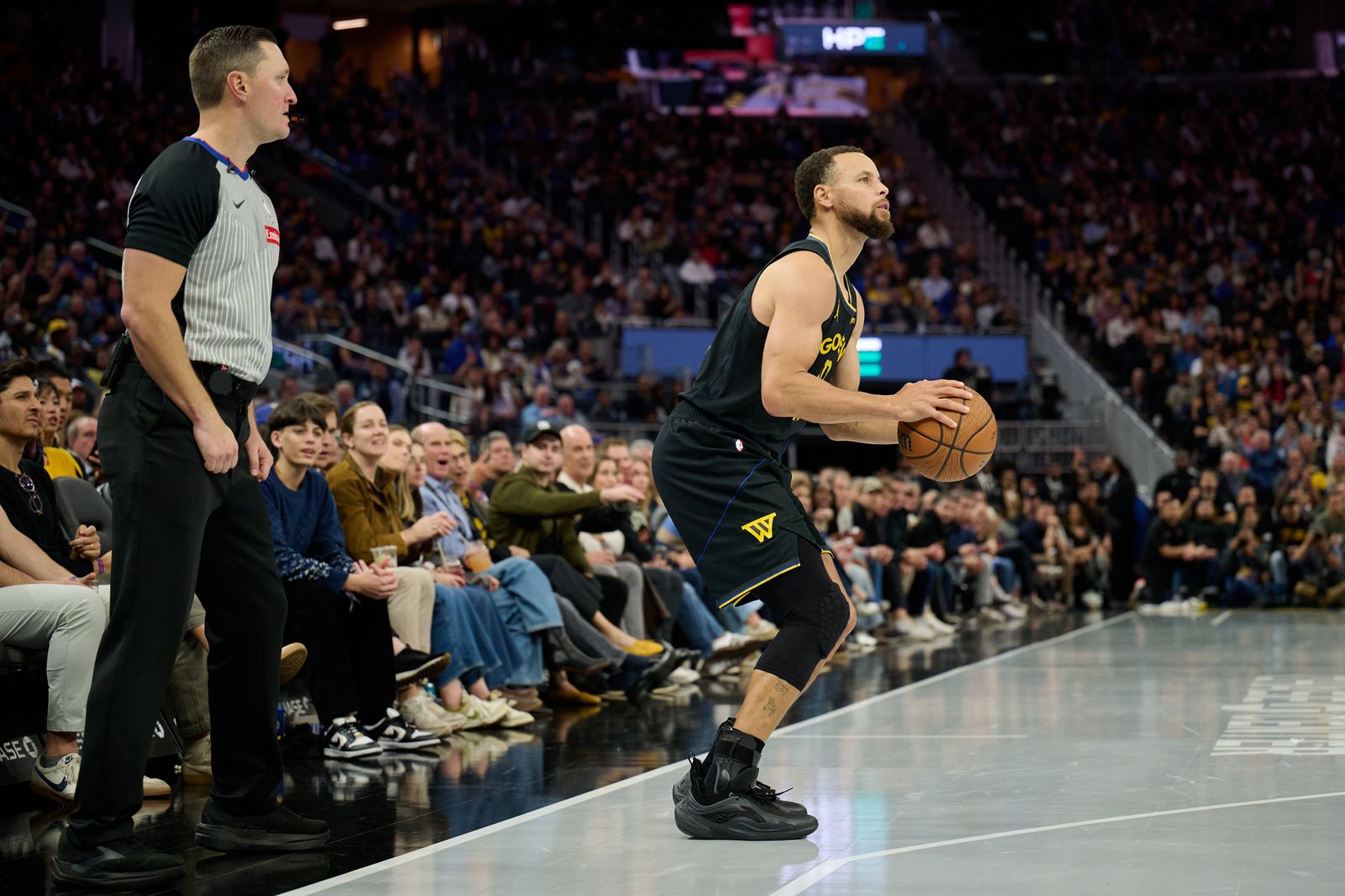 不選Nike有原因!勇士球星Curry轉投李寧 外媒分析:不願和詹皇共享資源