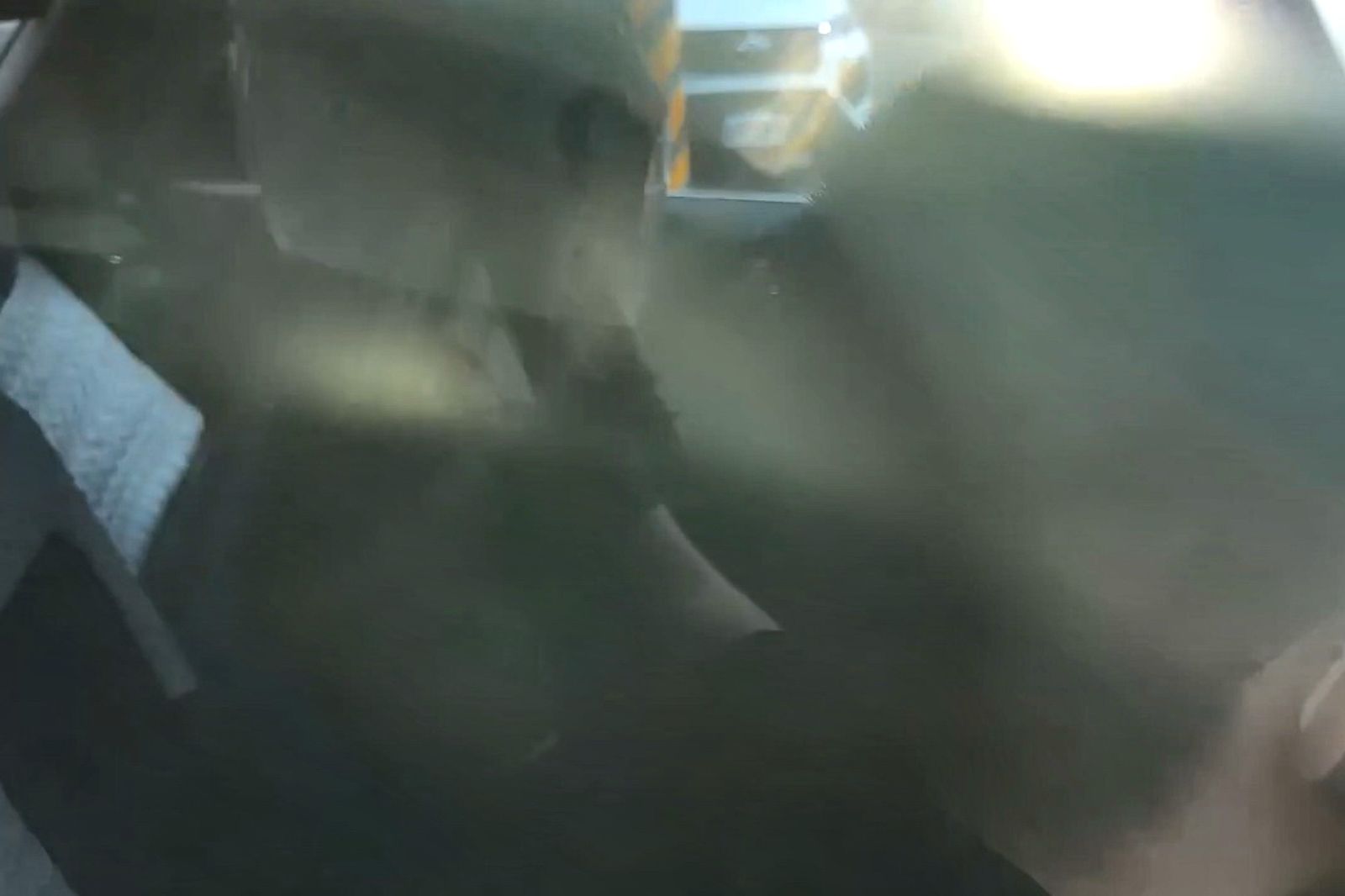 警方將被告林男(頭戴安全帽者)移送地檢署。圖/民眾提供