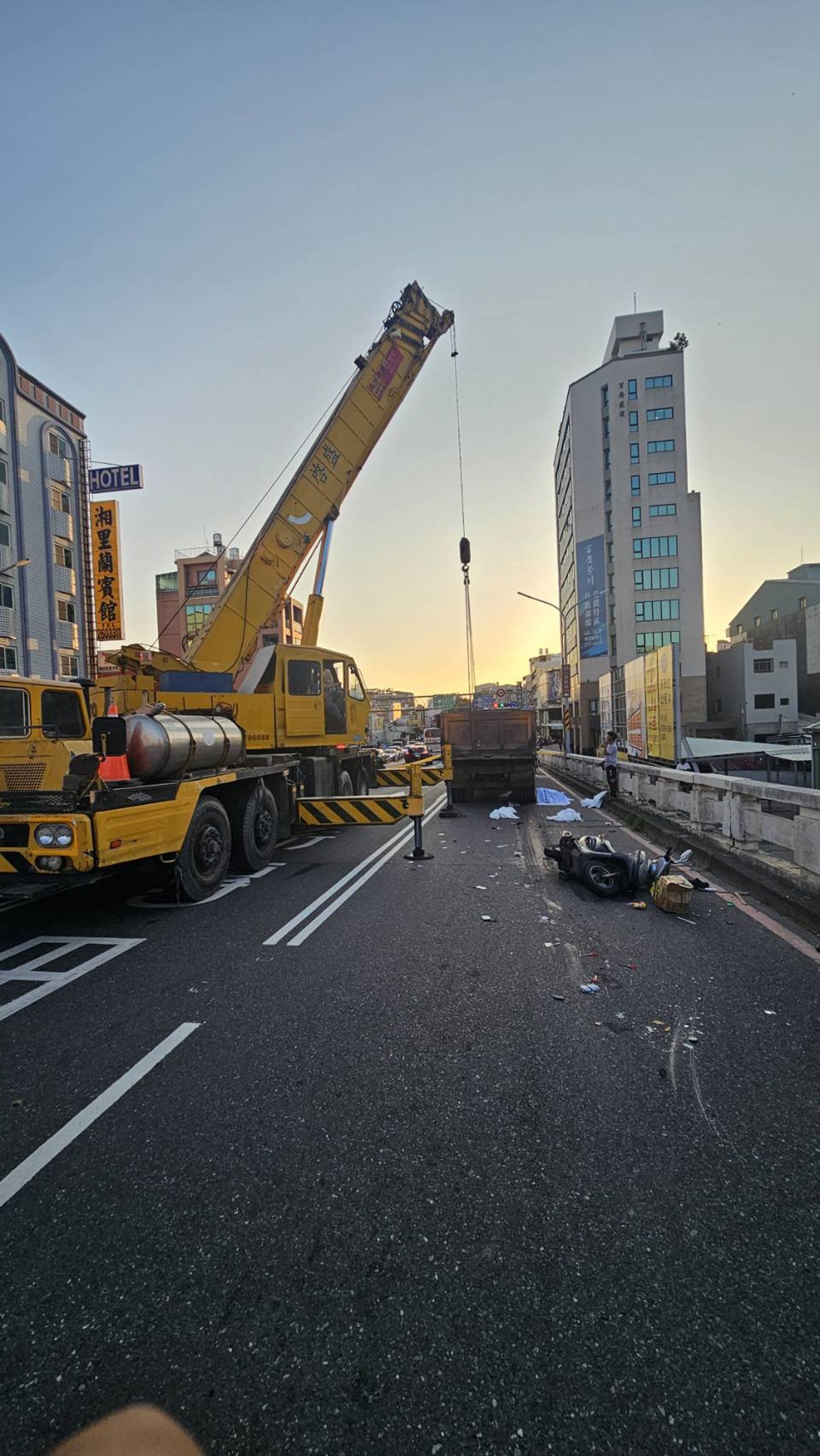 台南中華陸橋砂石車輾斃69歲騎士　2年內3起死亡車禍成「奪命橋」
