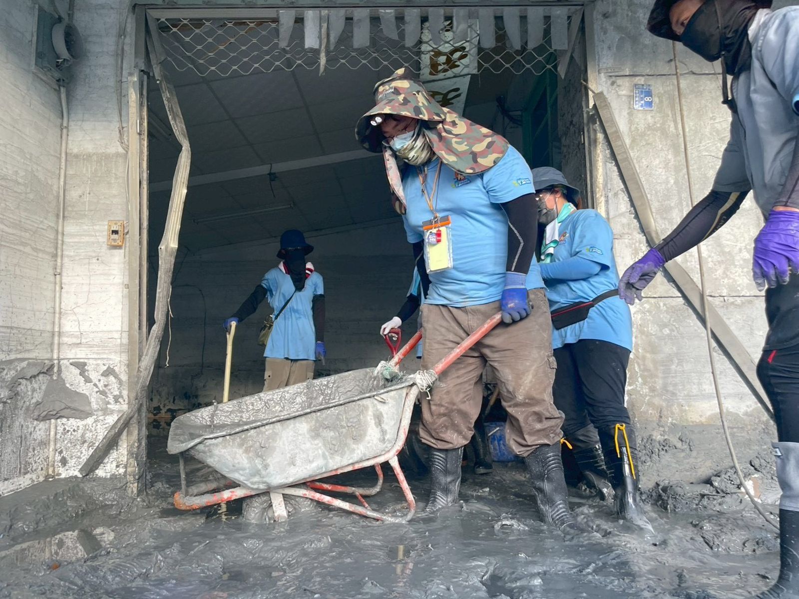 鏟子超人這週末救災先緩緩!不聽勸恐添亂 醫師見1事:很絕望