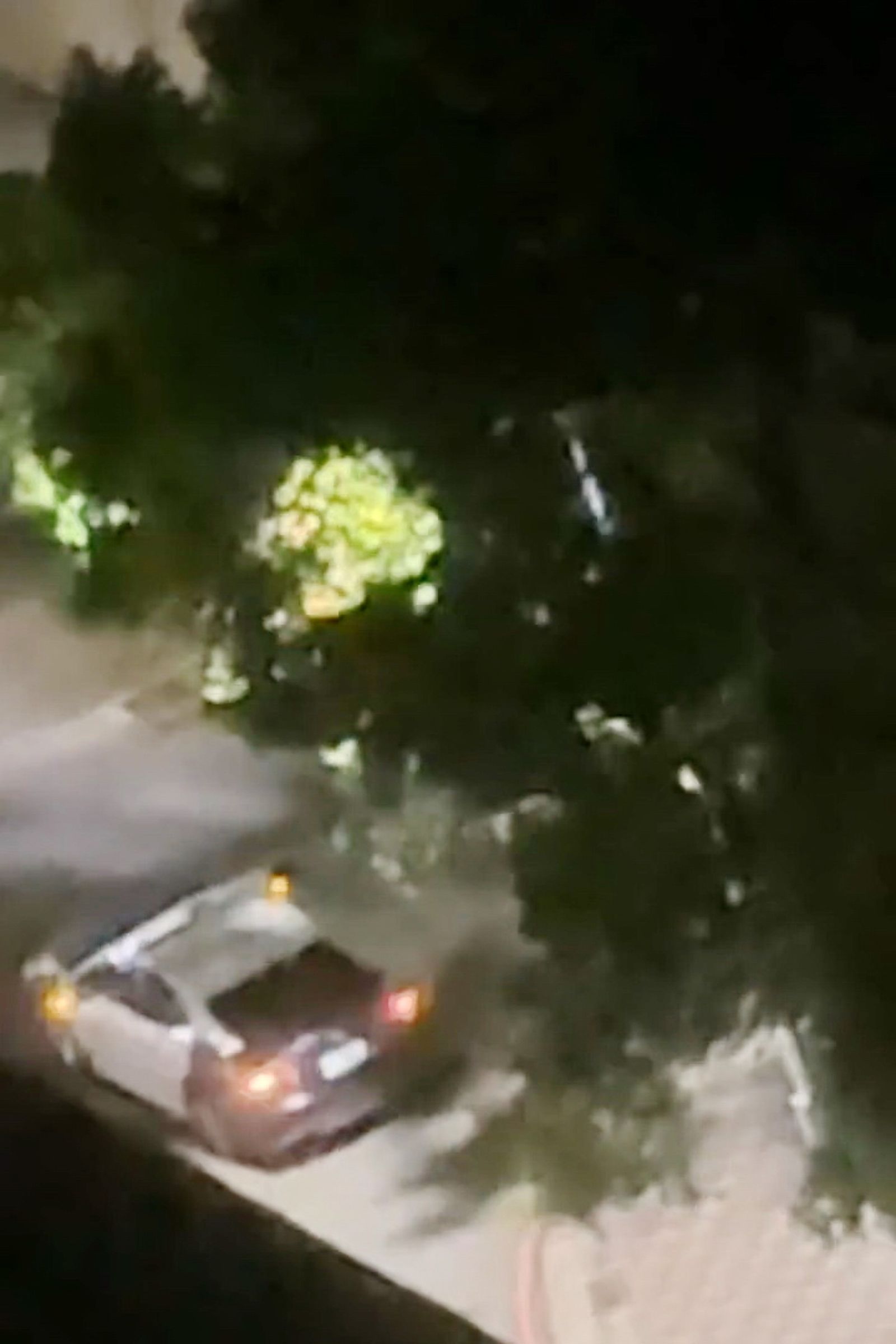 警方到達學校處理。民眾提供