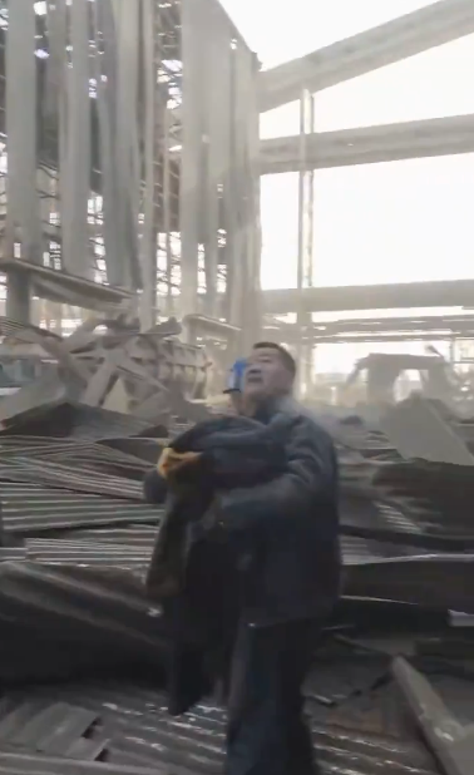 包鋼集團稀土鋼板材廠爆炸。圖／翻攝自Ｘ