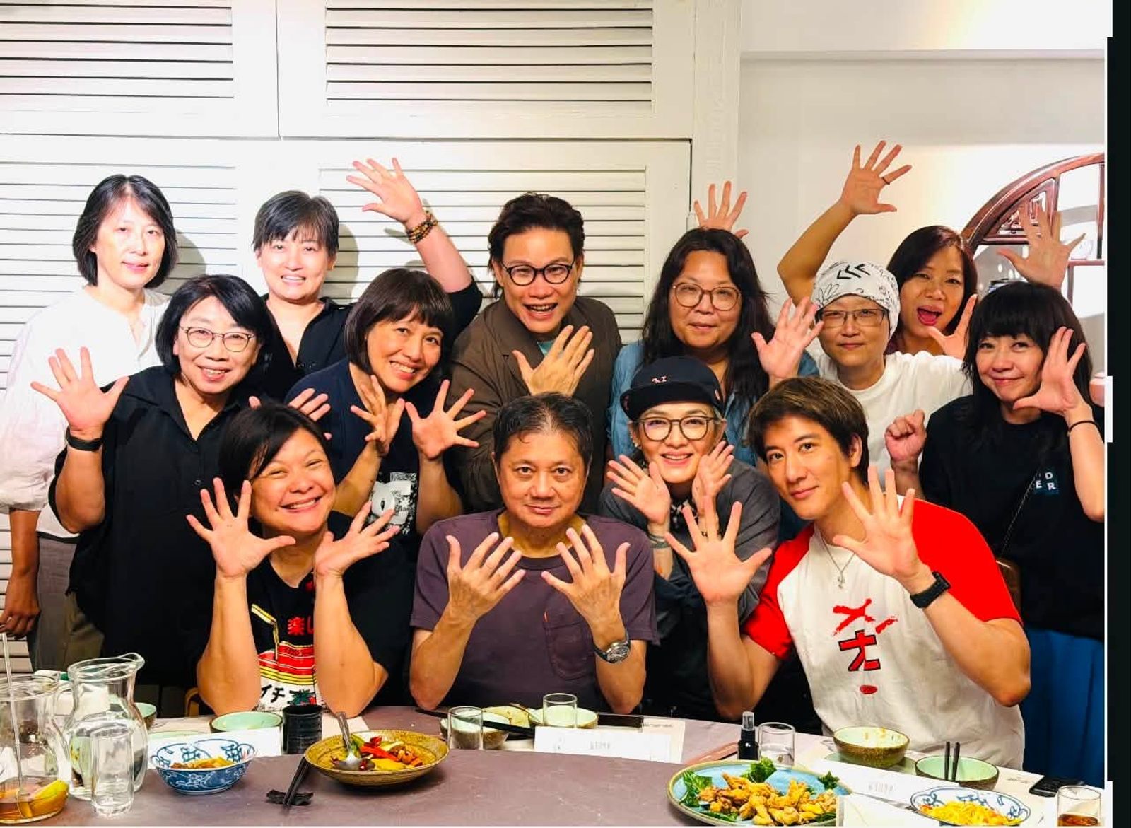 王力宏縫39針後返台首露面!蘇永康、范曉萱齊聚 30年前「1神物」掀回憶殺