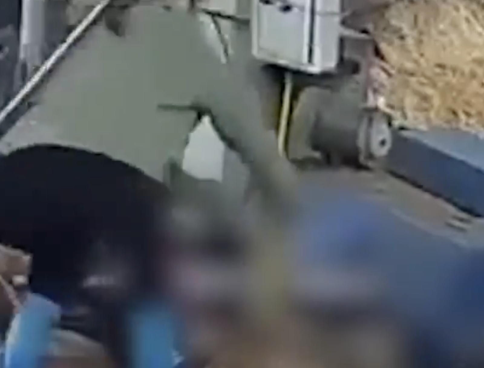 42歲女工遭捲入碎木機!同事目睹「慘死瞬間」崩潰...驚悚畫面曝