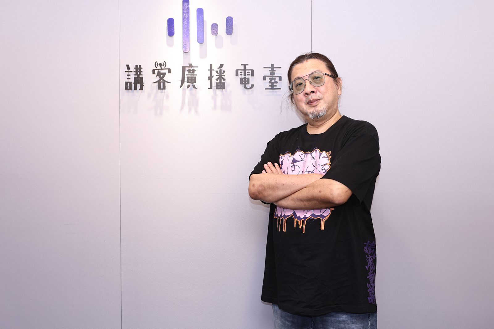 金曲客語歌王劉劭希當搖滾童謠校長:把幼稚當超能力,把客語帶進下一代。客委會提供