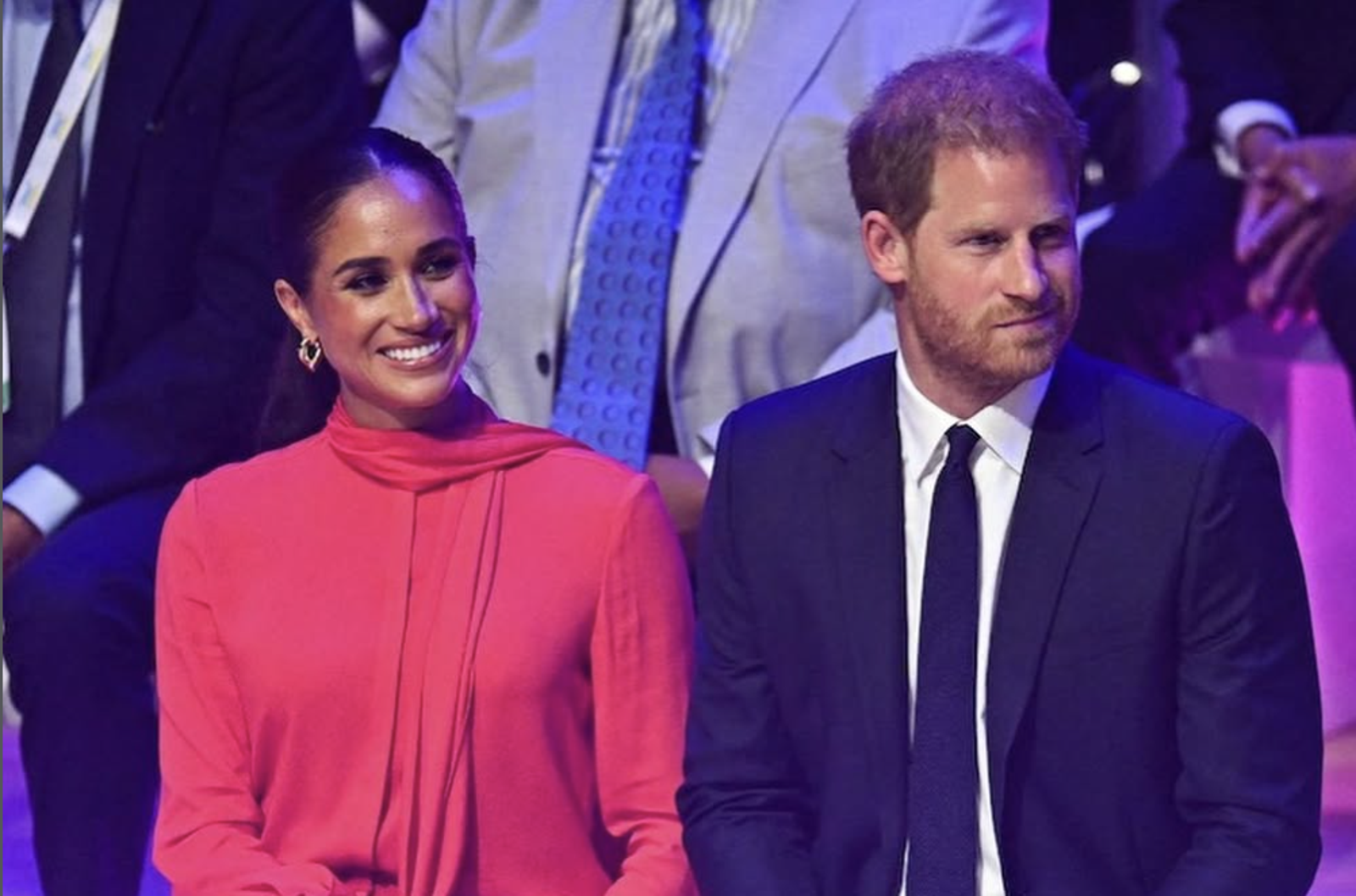 哈利、梅根視訊會議摸大腿調情！Netflix震撼爆「受夠了」　32億天價合約換來2大不滿事件