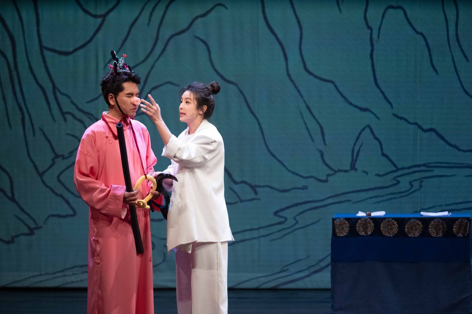 賴雅妍被要求誇讚王傳一這2個字!當眾吐槽:太肉麻 力挺好友竟不惜「犧牲色相」