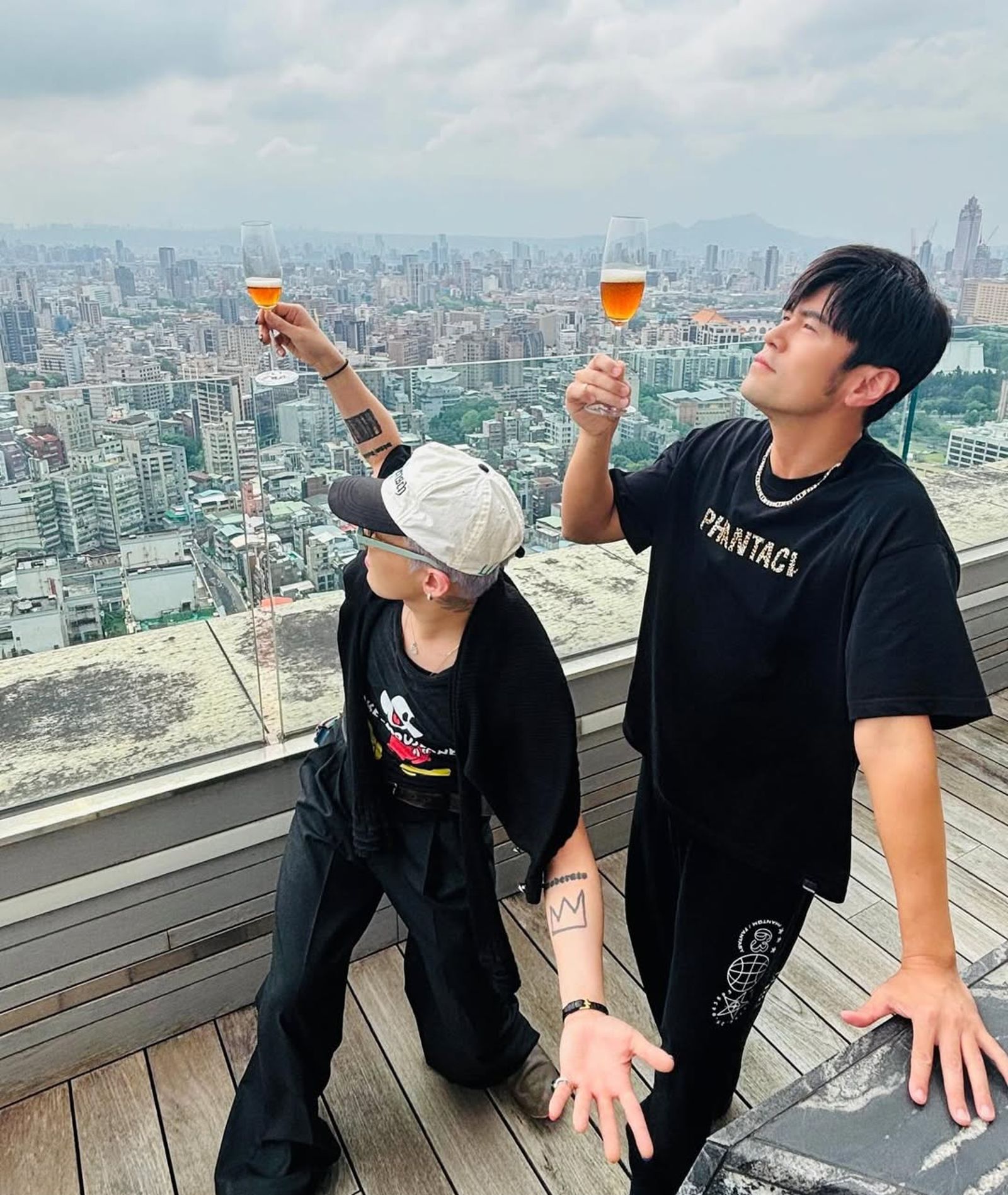周董在社群放上與GD的合照。翻攝周杰倫IG