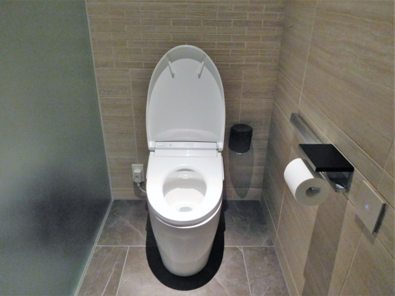 「手摸到的地方」比馬桶更髒！　使用公廁4重點醫師全說了