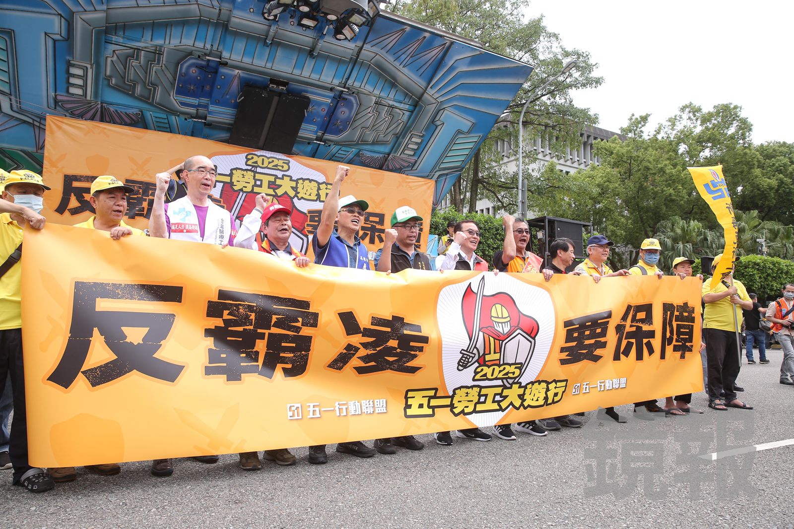 投書:政府忙著照顧外勞,卻忘了台灣勞工在流血