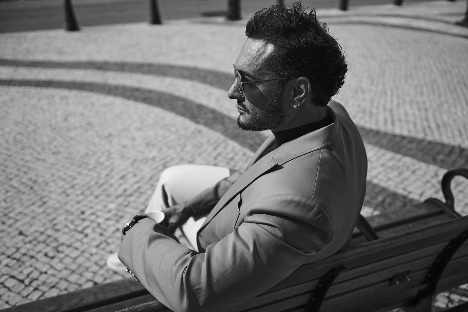 波斯男神Iman出寫真詩集將來台宣傳　賭王女何超儀力挺：他的詩曾療癒我