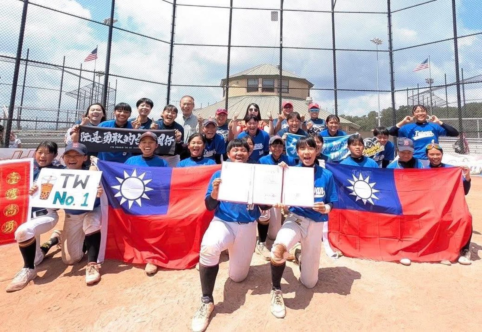北投國中女壘隊首赴美參加貝比魯斯U16女壘世錦賽奪冠　劉柏君：台灣女孩只是缺機會