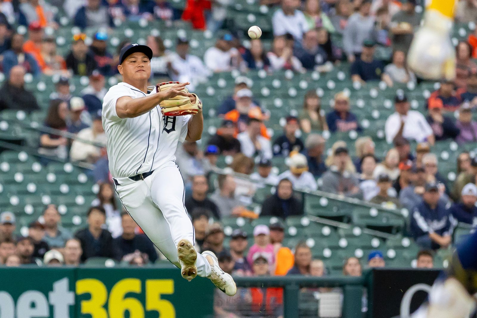 李灝宇連兩場敲安！生涯首保送同步解鎖　老虎崩盤慘遭釀酒人「開魯閣」