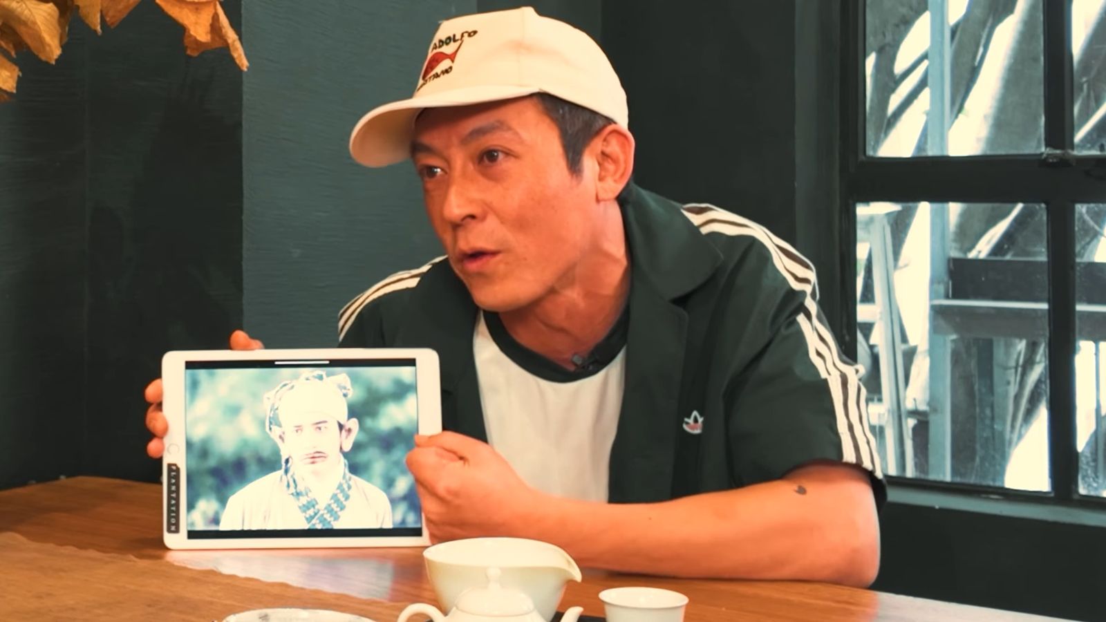 陳冠希說老婆唯一稱讚他長得像梁朝偉的時候,是他吃完麻辣鍋時。翻攝ZONED Youtube