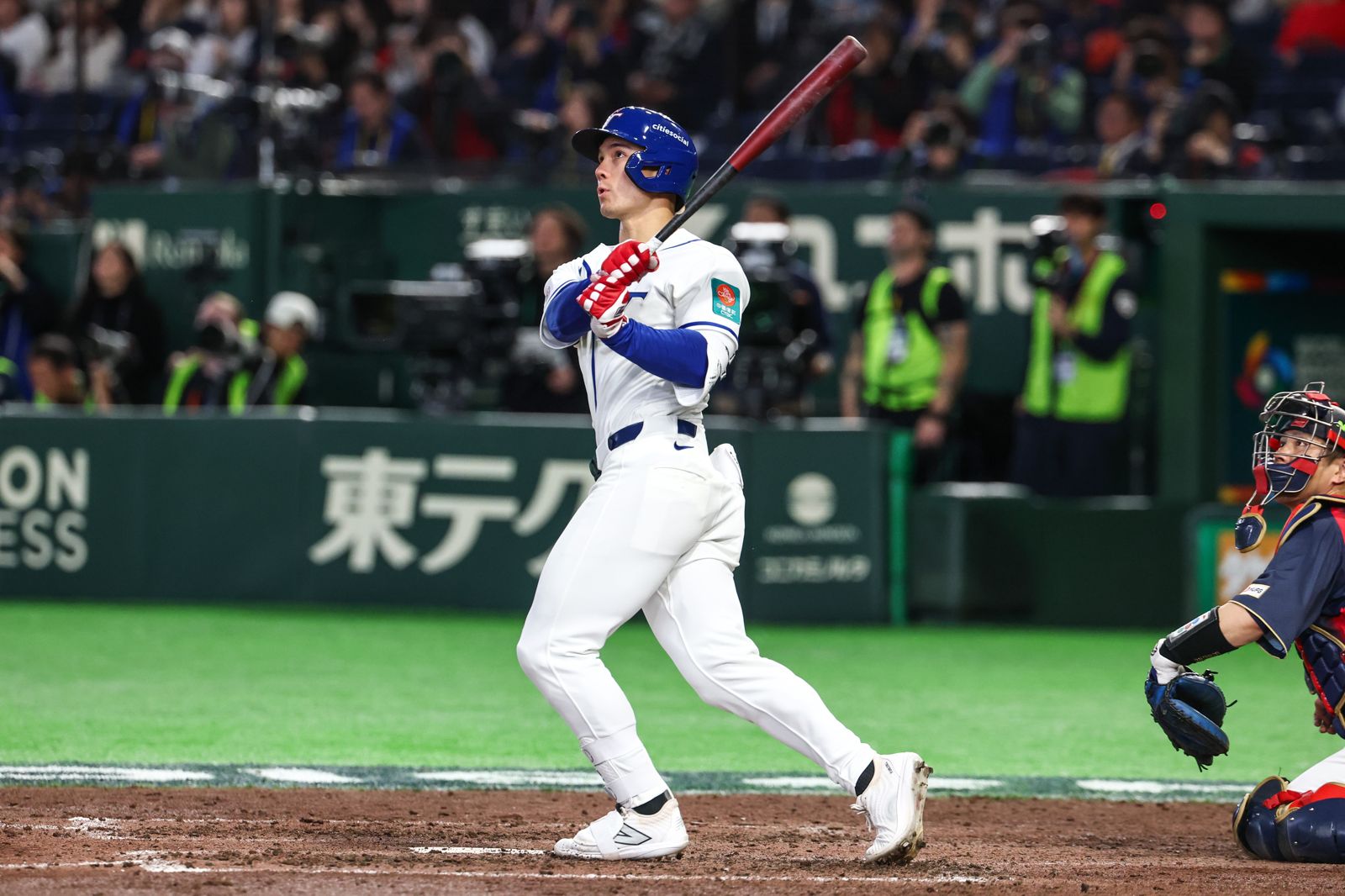 WBC台捷戰費仔扛DH　全壘打被沒收？Fairchild：我覺得是界內