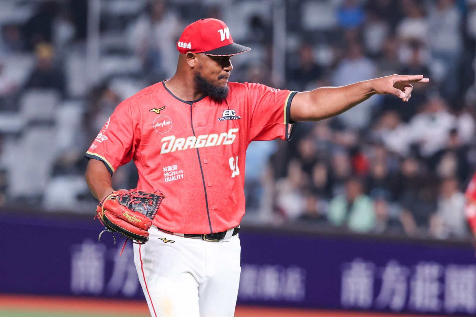 味全龍連5季取得開門紅!大巨蛋突然「天黑黑」 葉君璋:再晚5秒會更好