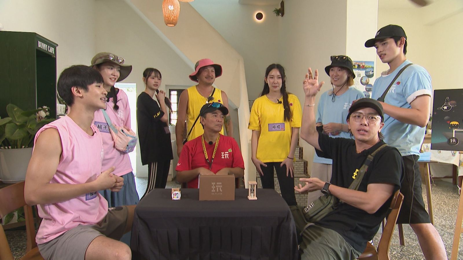 綜藝天王吳宗憲領軍的《綜藝玩很大》，這次與交通部觀光署澎管處聯手合作，推廣「2025澎湖追風音樂燈光節」。綜藝玩很大提供